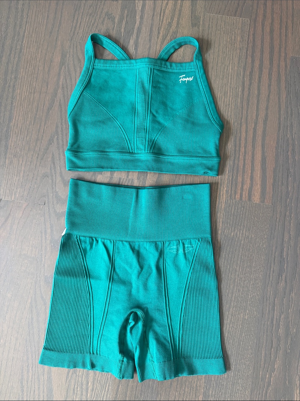 ALALA Emerald Ribbed Seamless Sports Bra & Shorts Set Size S